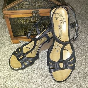 Kenneth Cole Reaction wedges